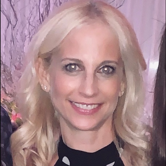 Meet your Posher, Lauren - Picture 2 of 2